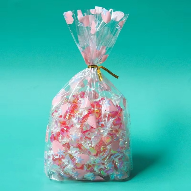 Customizable Gift Bags in Various Sizes And Materials, Perfect for Retail And Events.