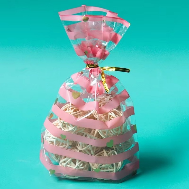 Self-standing Bags with Flat Bottom Gussets for Stable Product Display And Storage.