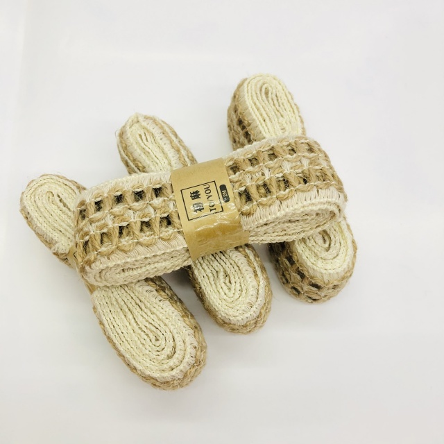 Hollow-structure hemp rope in natural color for rustic decorations and sustainable projects.