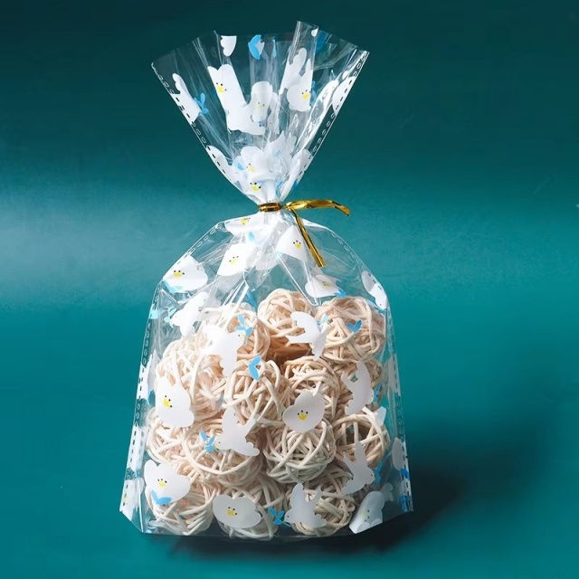 Self-standing Bags with Flat Bottom Gussets for Stable Product Display And Storage.