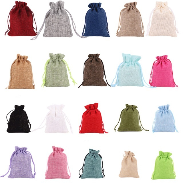 Reusable Fabric Bags Made From Natural Materials for Sustainable Gift Packaging.