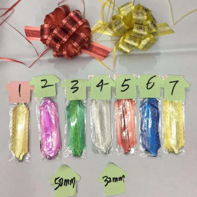 China Supply 50mm Tree-layered Dot Pom Bows for Premium Sparkling Gift Decorations.