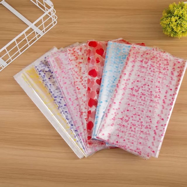 Customizable Gift Bags in Various Sizes And Materials, Perfect for Retail And Events.